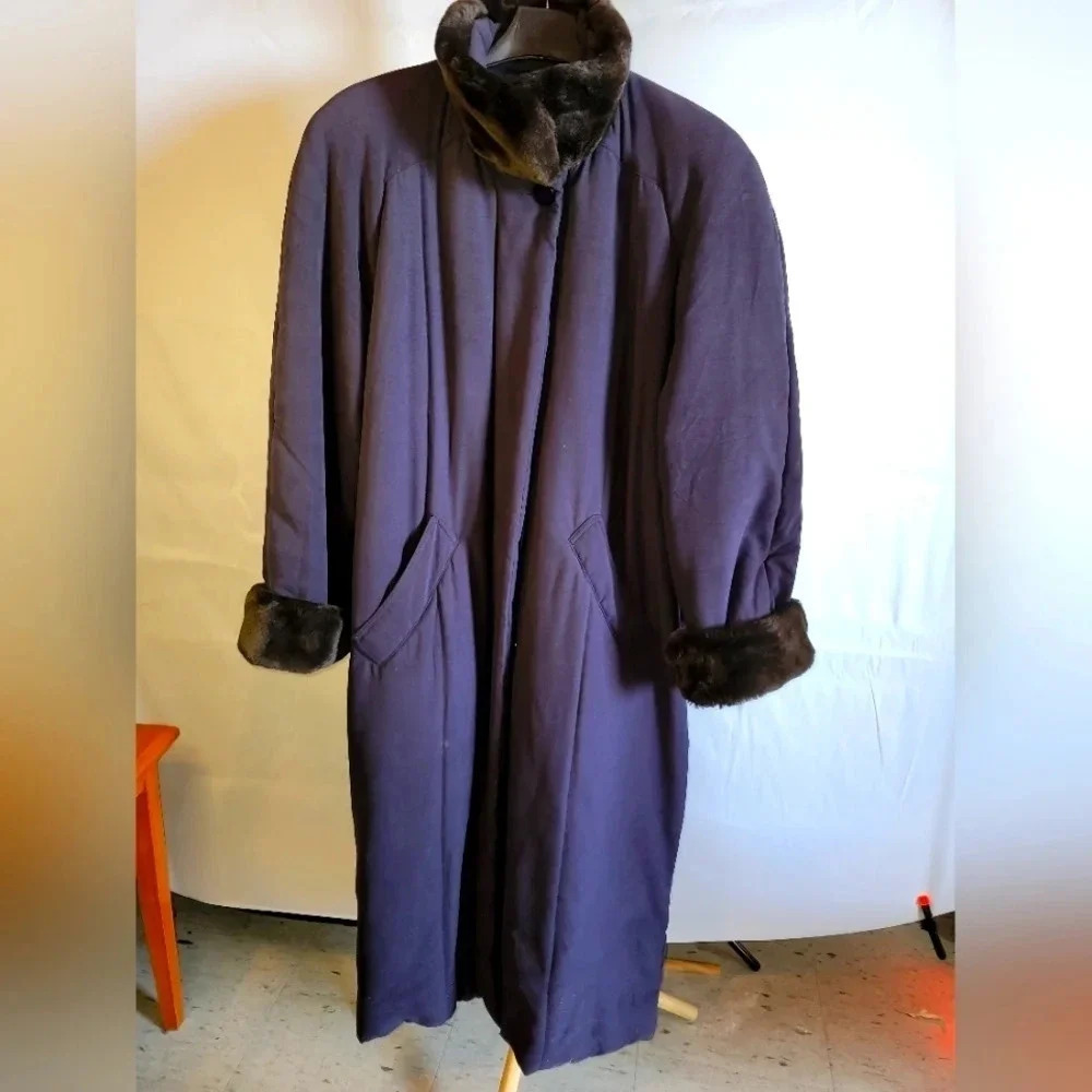 Vintage Womens Jones New York Long Warm Winter Coat Navy Blue Medium